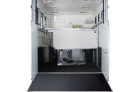 eventa_l_rear_interior_three_stall